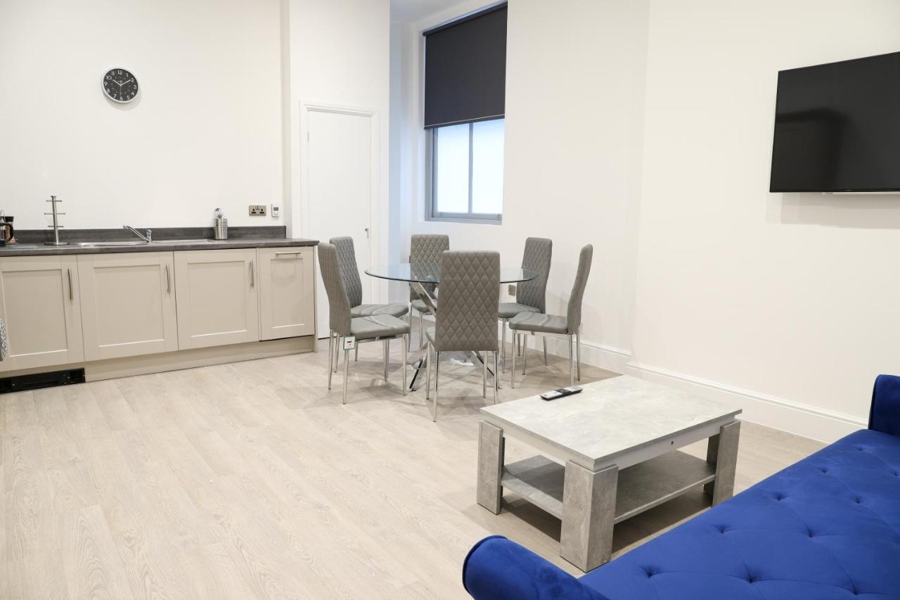 16 Queen Avenue City Centre Serviced Apartment W Free Parking リヴァプール エクステリア 写真